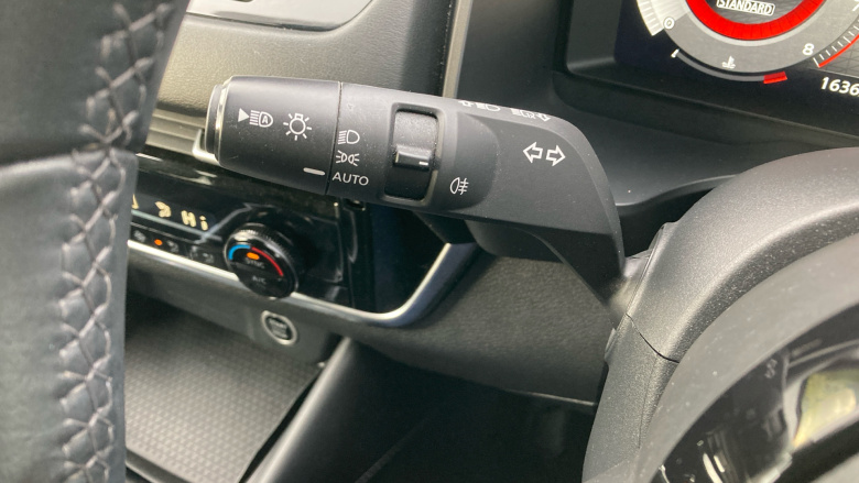 Nissan Qashqai 1.3 DiG-T MH N-Connecta 5dr Petrol Hatchback